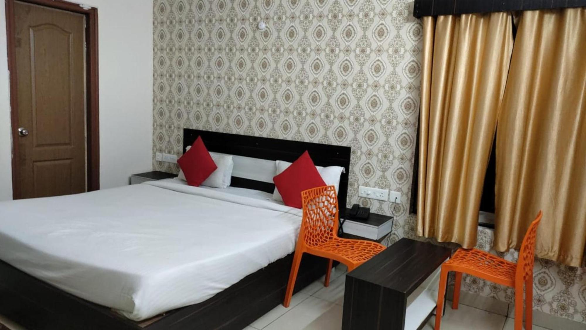 Goroomgo Blue Bell Bhubaneswar - Well Decorated Room -Wifi And Parking Facilities Available Exteriör bild