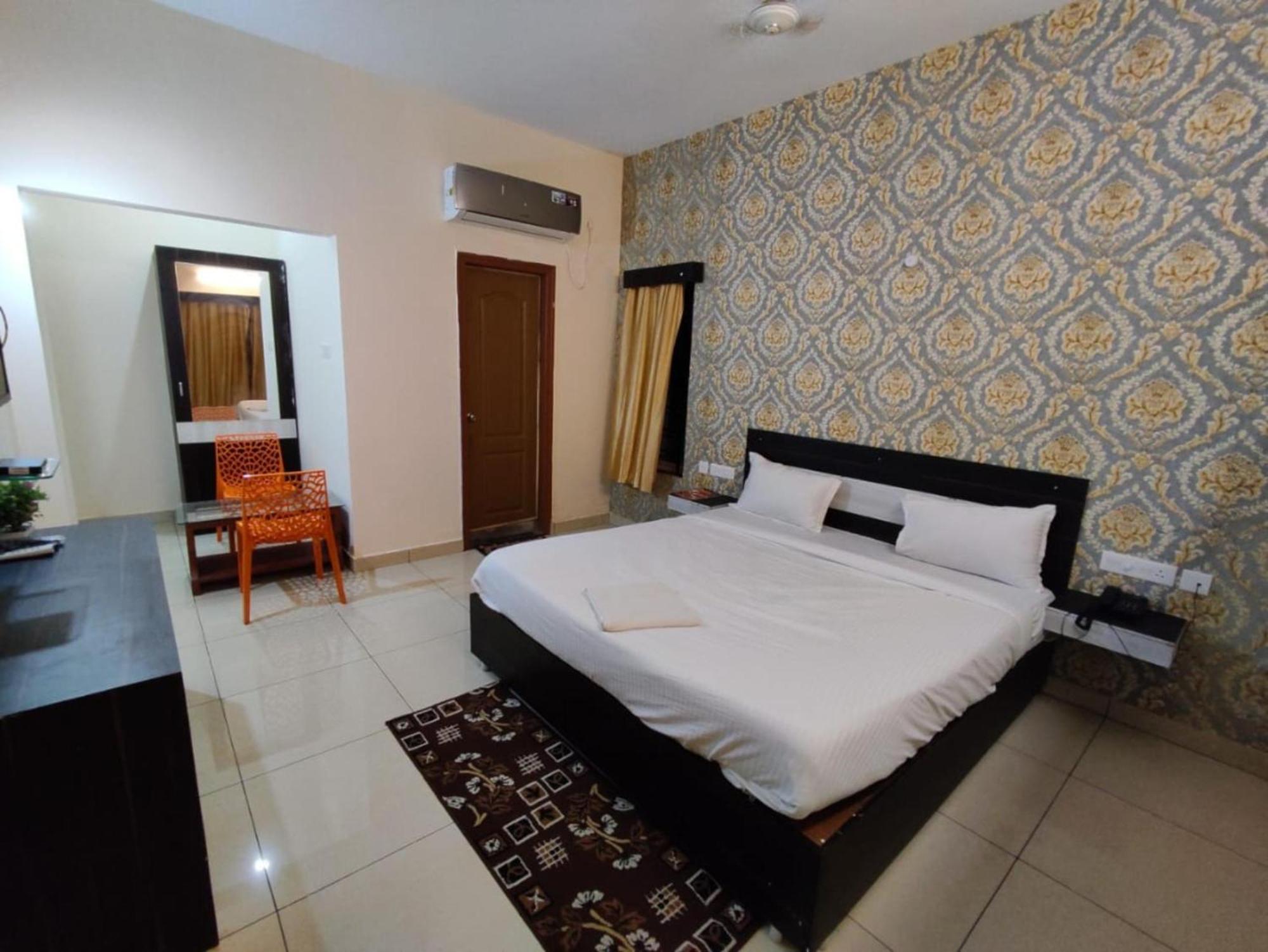 Goroomgo Blue Bell Bhubaneswar - Well Decorated Room -Wifi And Parking Facilities Available Exteriör bild