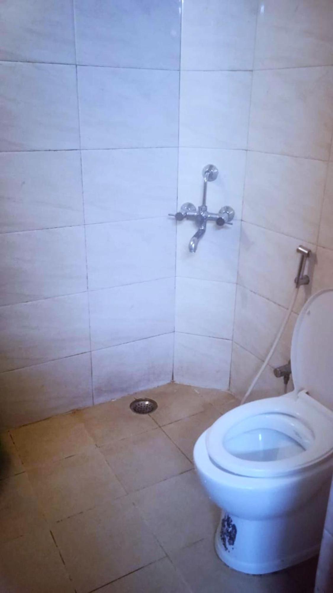 Goroomgo Blue Bell Bhubaneswar - Well Decorated Room -Wifi And Parking Facilities Available Exteriör bild